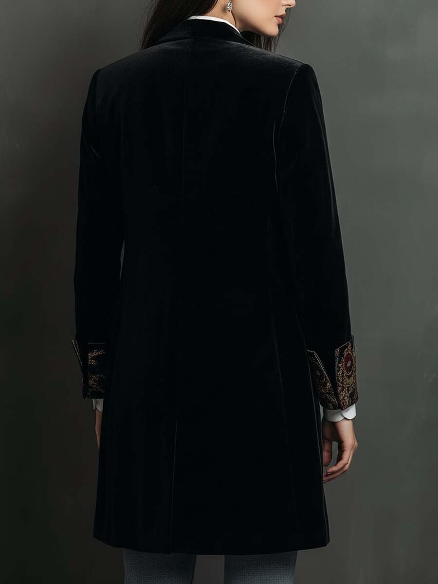 Valeria | Blazer entallado negro con detalles barrocos